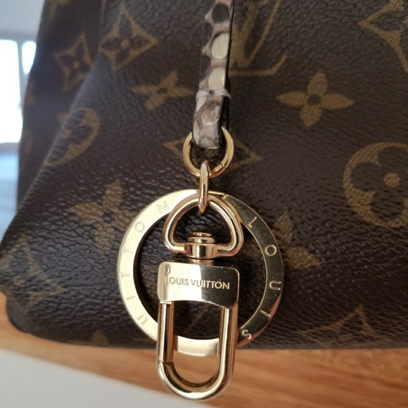 Louis Vuitton Artsy Python (price firm due to high fees on this site) - Picture 5 of 9